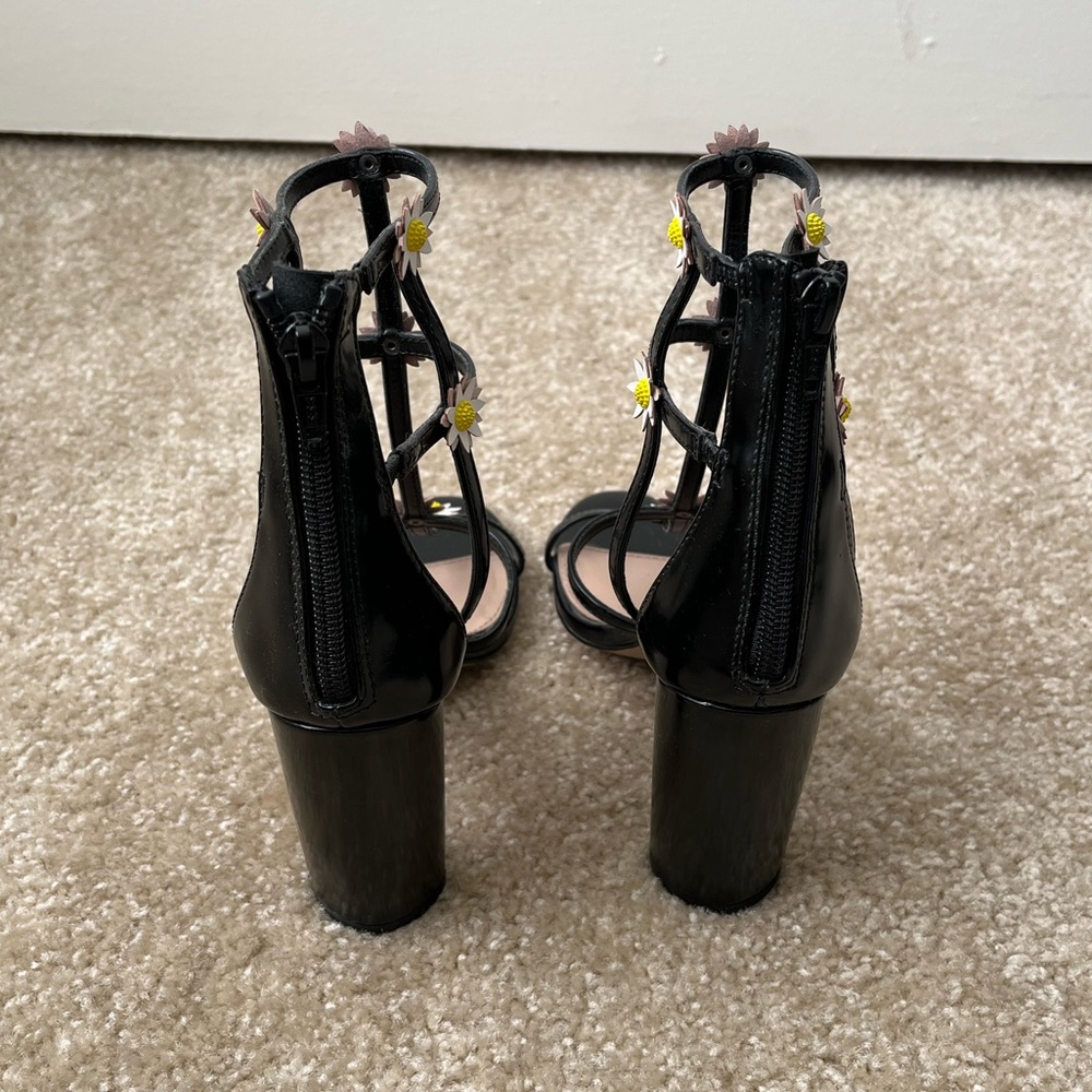 BCBGeneration Strappy Sandals Black Size 6 - Picture 3 of 8